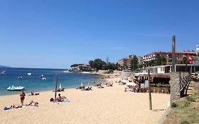 Ajaccio magnifique T2 37m2 centre ville vue mer au bord de la plage Neuf 4 couchages balcon parking privé fermé Clim wifi